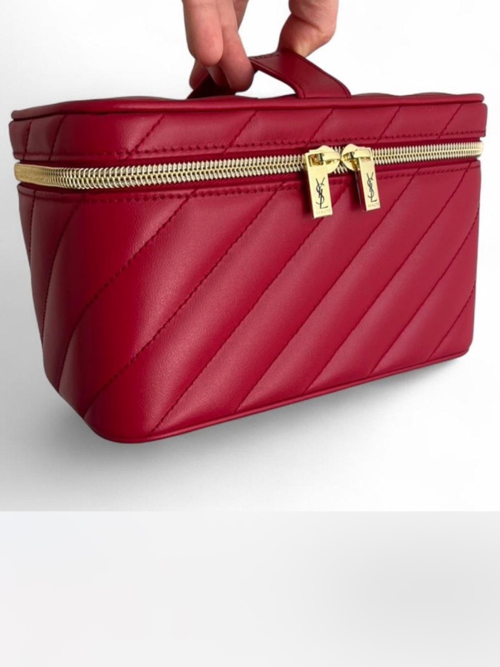 Authentic Yves Saint Laurent Quilted Red Premium Large Vanity Case with Mirror - Picture 3 of 7